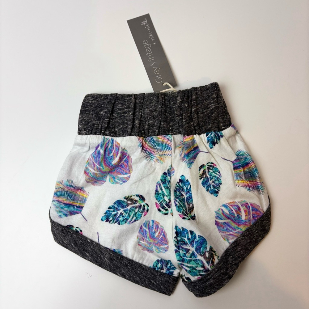 NWT Baby Grey Vintage Shorts Size 3M White & Gray Leaf Print - Picture 3 of 3
